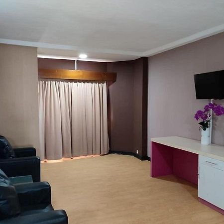 Collection O 1963 Hotel The New Benakutai Balikpapan  Exterior photo