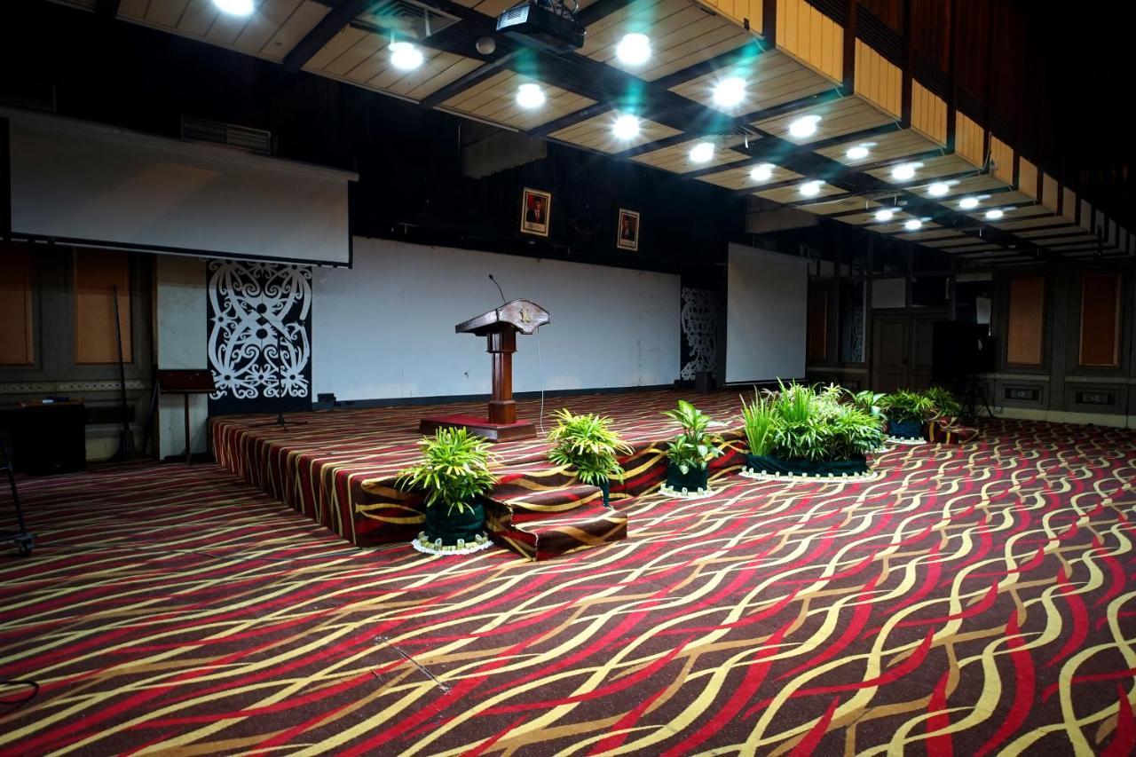Collection O 1963 Hotel The New Benakutai Balikpapan  Exterior photo