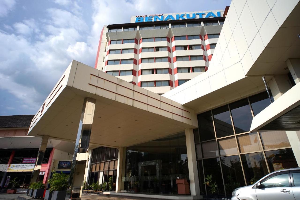 Collection O 1963 Hotel The New Benakutai Balikpapan  Exterior photo