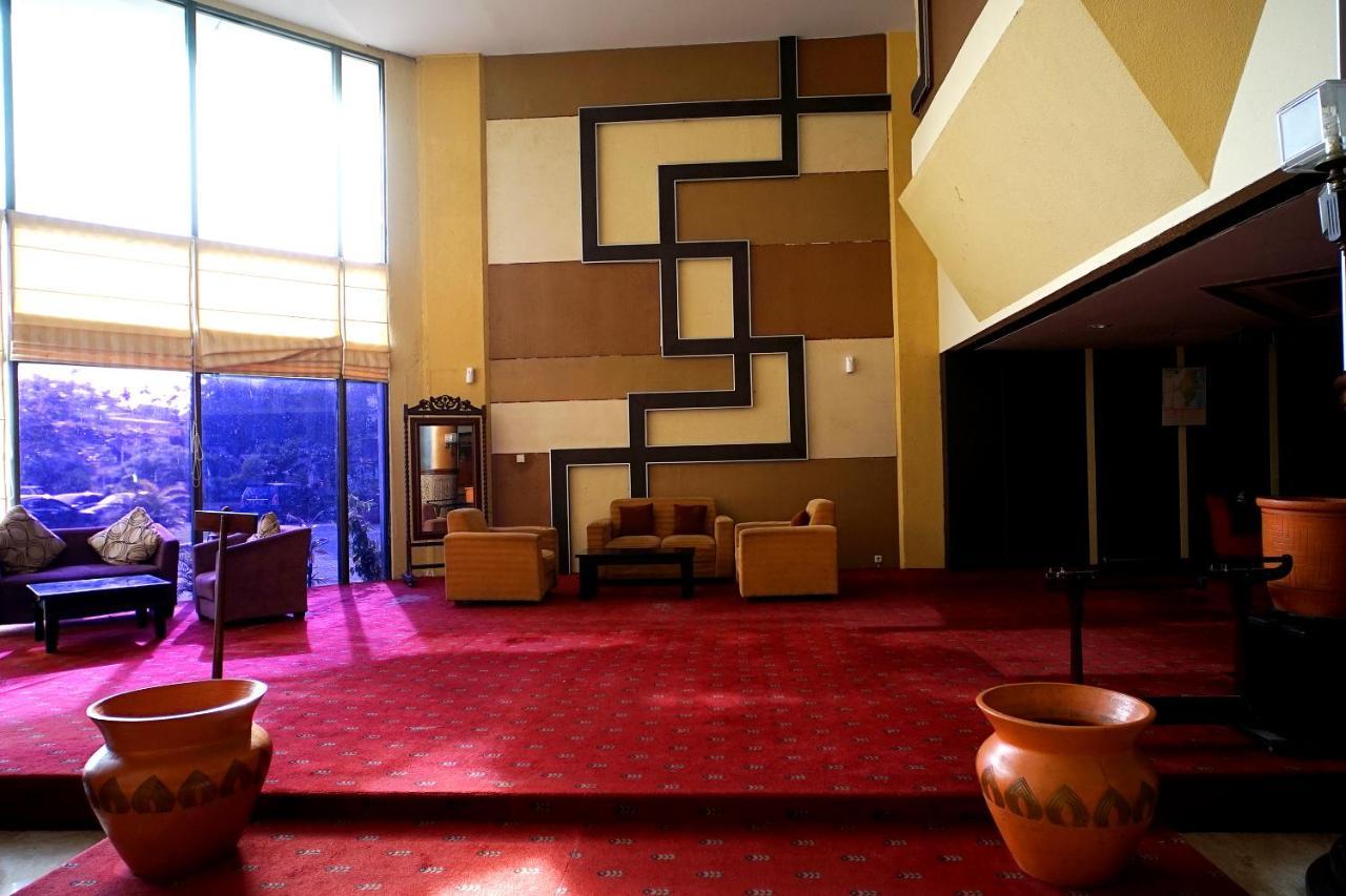 Collection O 1963 Hotel The New Benakutai Balikpapan  Exterior photo