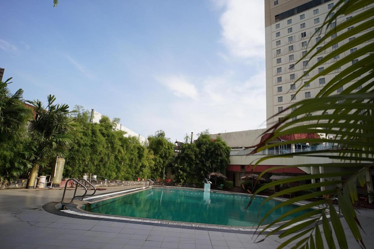 Collection O 1963 Hotel The New Benakutai Balikpapan  Exterior photo